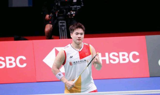 他以稳定著 他以稳定著