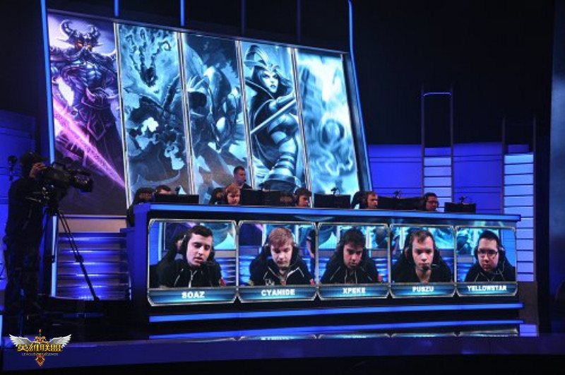 截然不同的 截然不同的